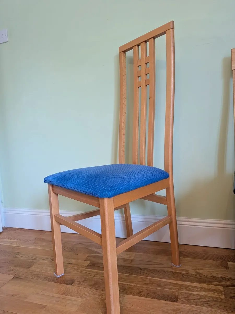 Dining table and chairs - Image 2