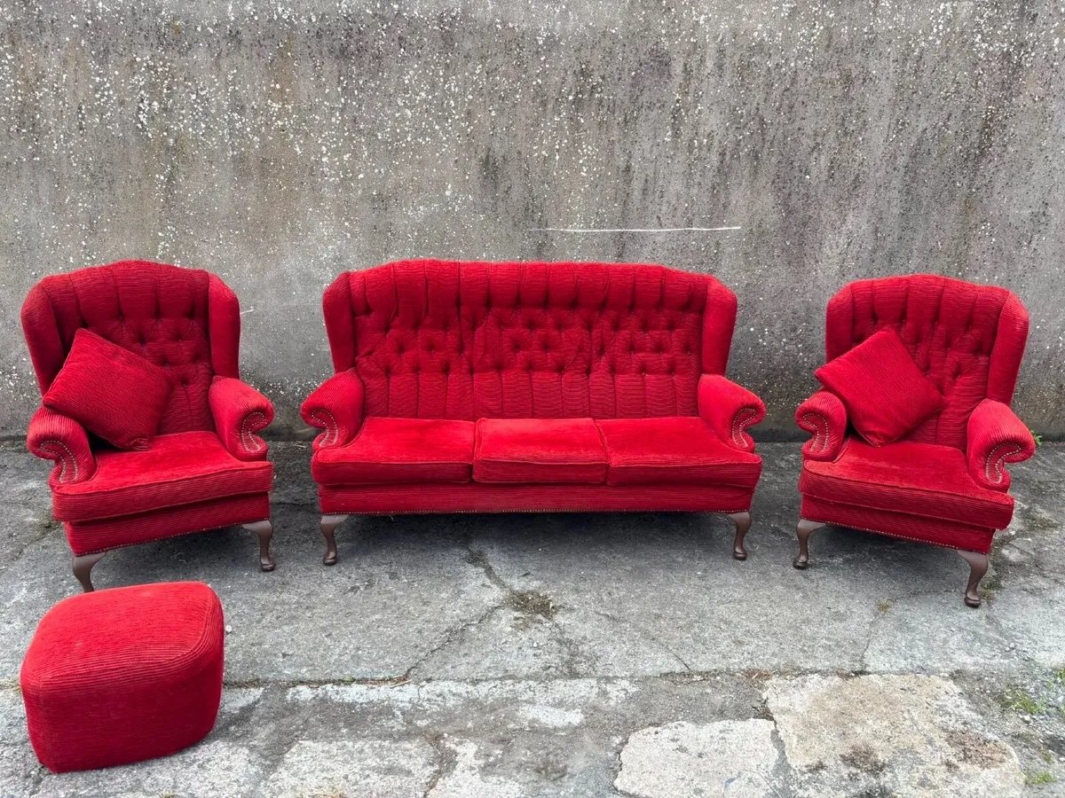 Couch and armchairs - Image 1