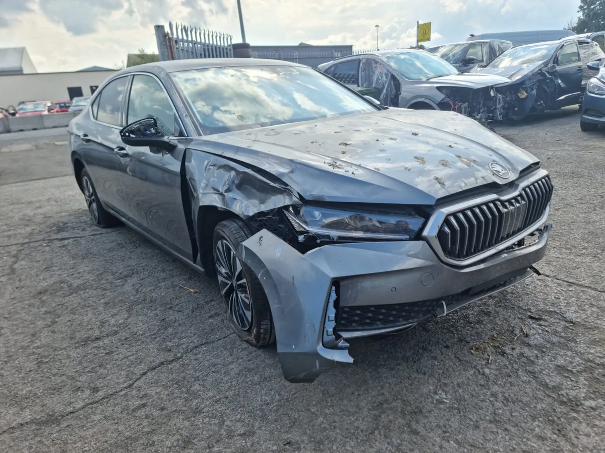 26 SKODA SUPERB  SE 2.0 TDI AUTO FOR BREAKING - Image 2