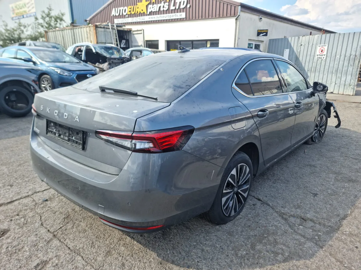 26 SKODA SUPERB  SE 2.0 TDI AUTO FOR BREAKING - Image 4