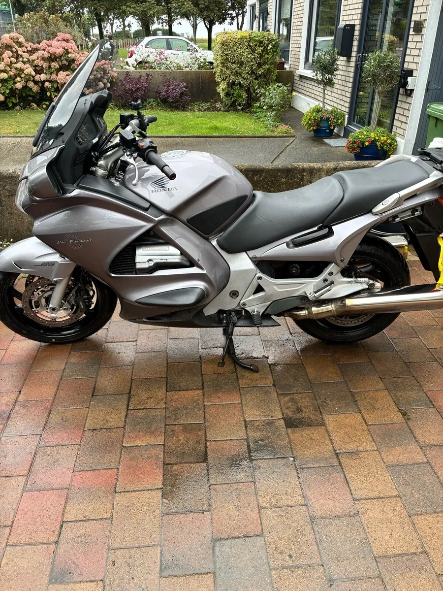 Honda Pan European ST1300 2002 - Image 1