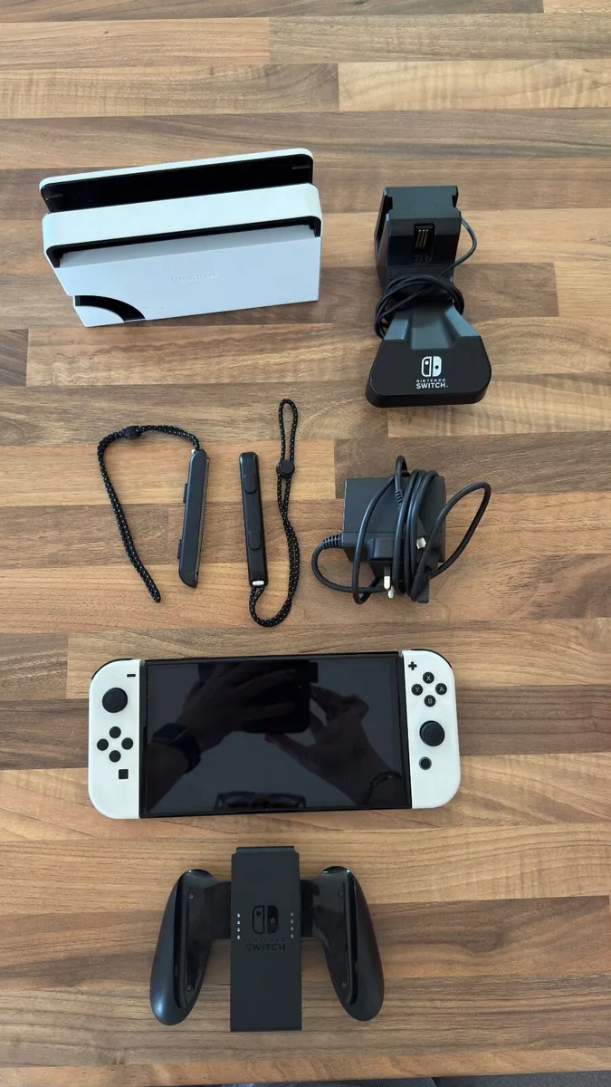 Nintendo switch OLED bundle - Image 1