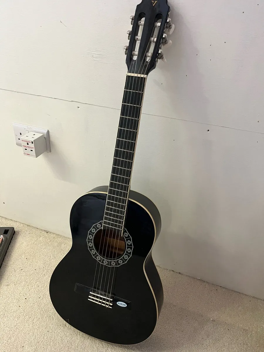 Classic/acoustic left handed guitar - Image 1