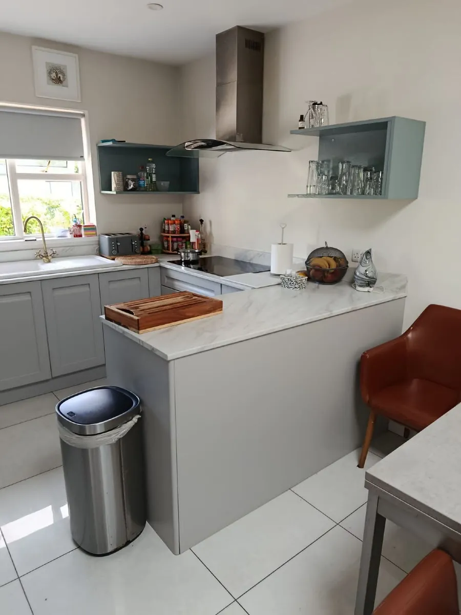 Fitted kitchen - Image 1