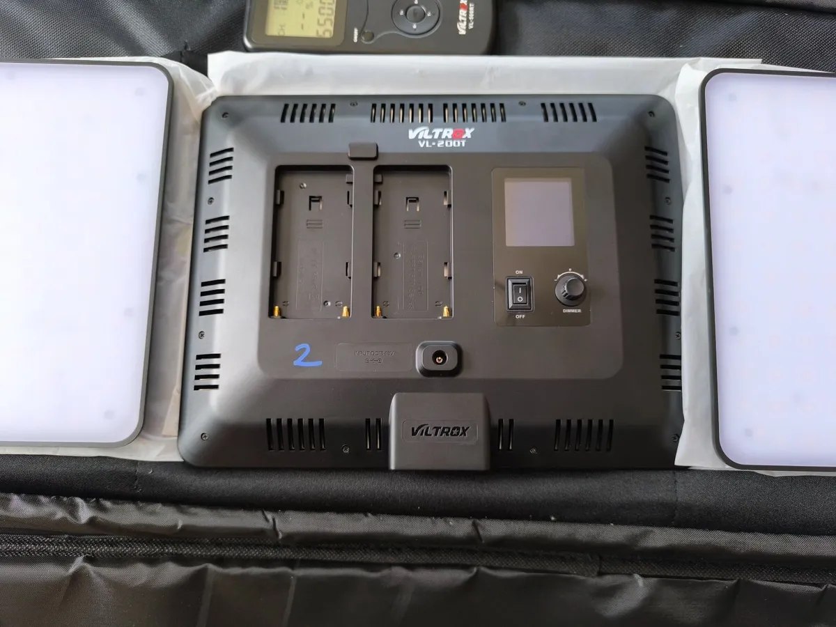 2x Viltrox VLT-200T 3 Light, Lighting kit - Image 3