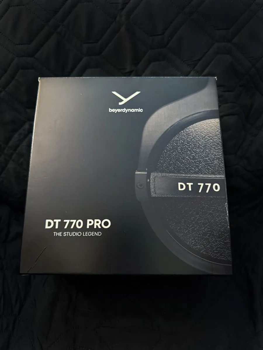Beyerdynamic DT 770 PRO Closed-Back Studio Headphones - 250 Ohm - Image 4