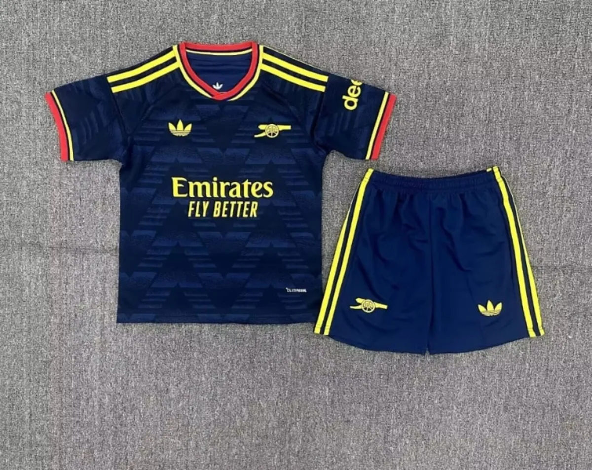 Arsenal football jersey - Image 4