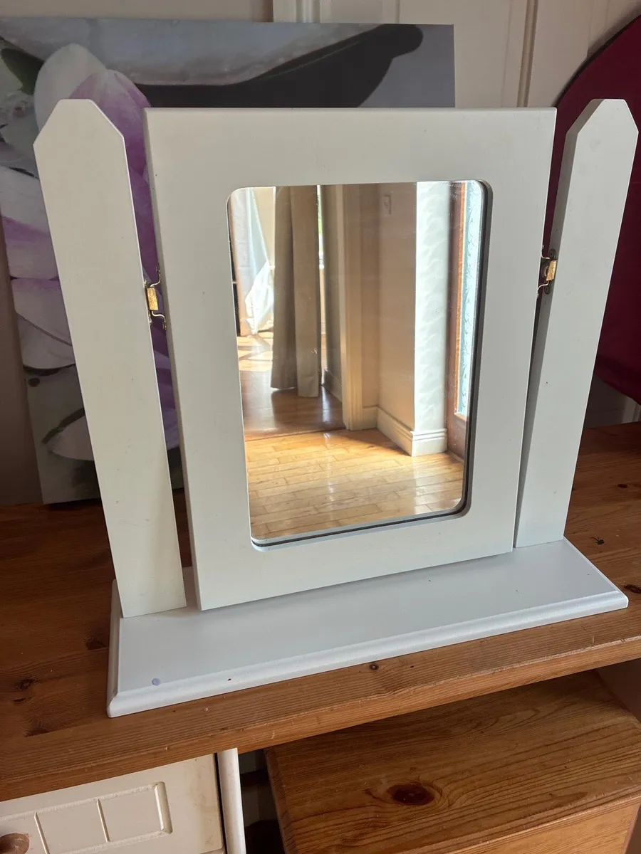 Bedroom mirror - Image 1