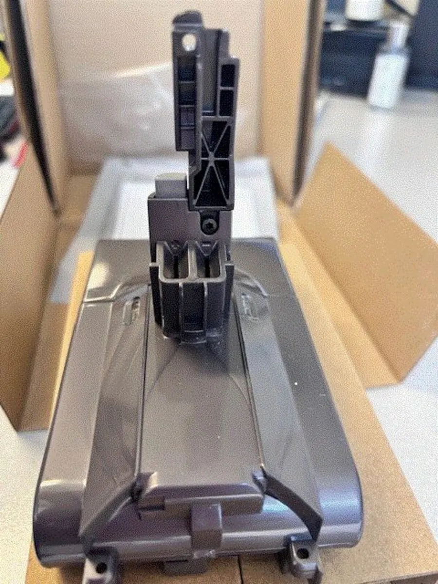 Dyson V6 Battery - Image 2