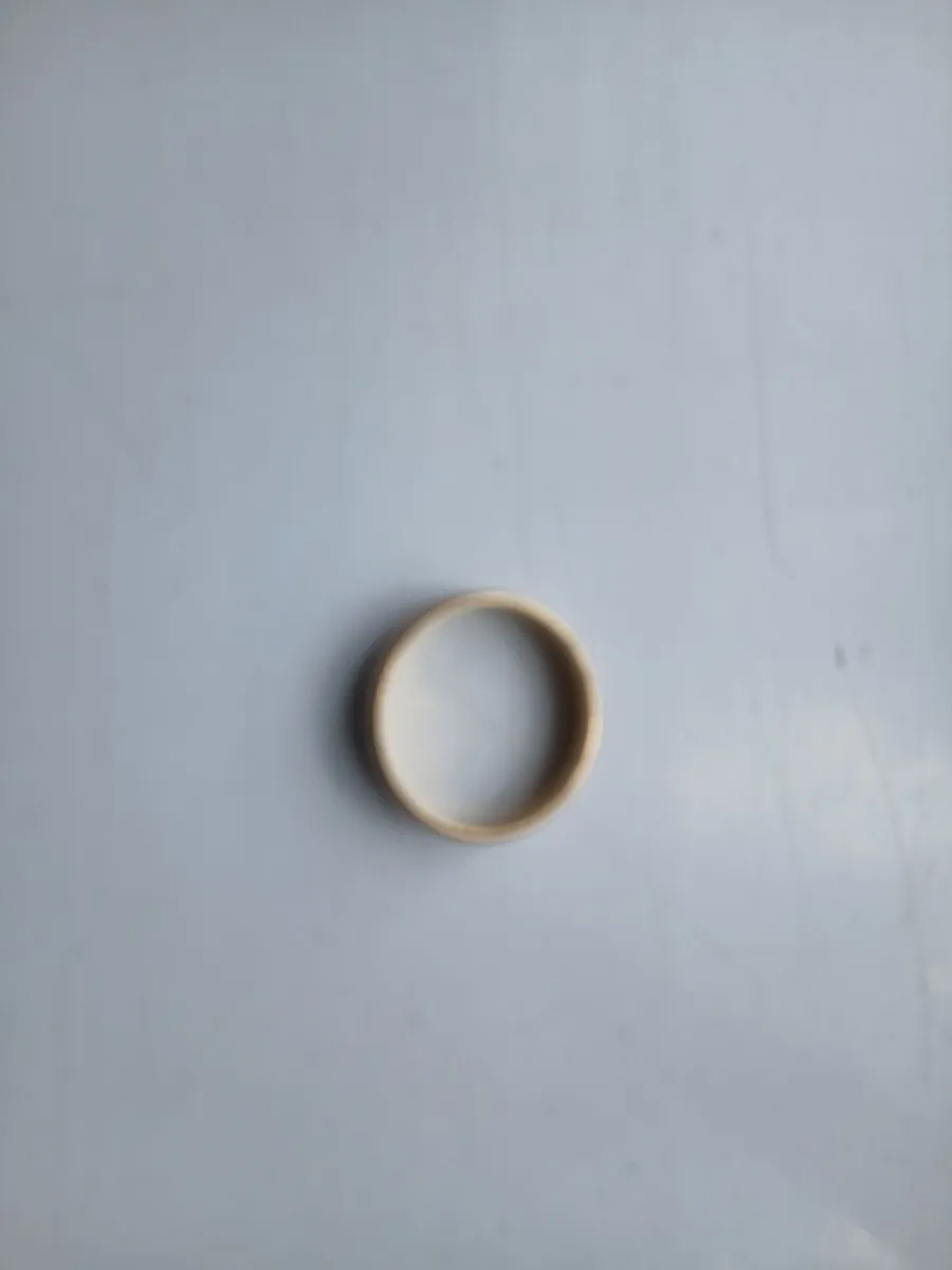Gents white gold wedding ring - Image 2