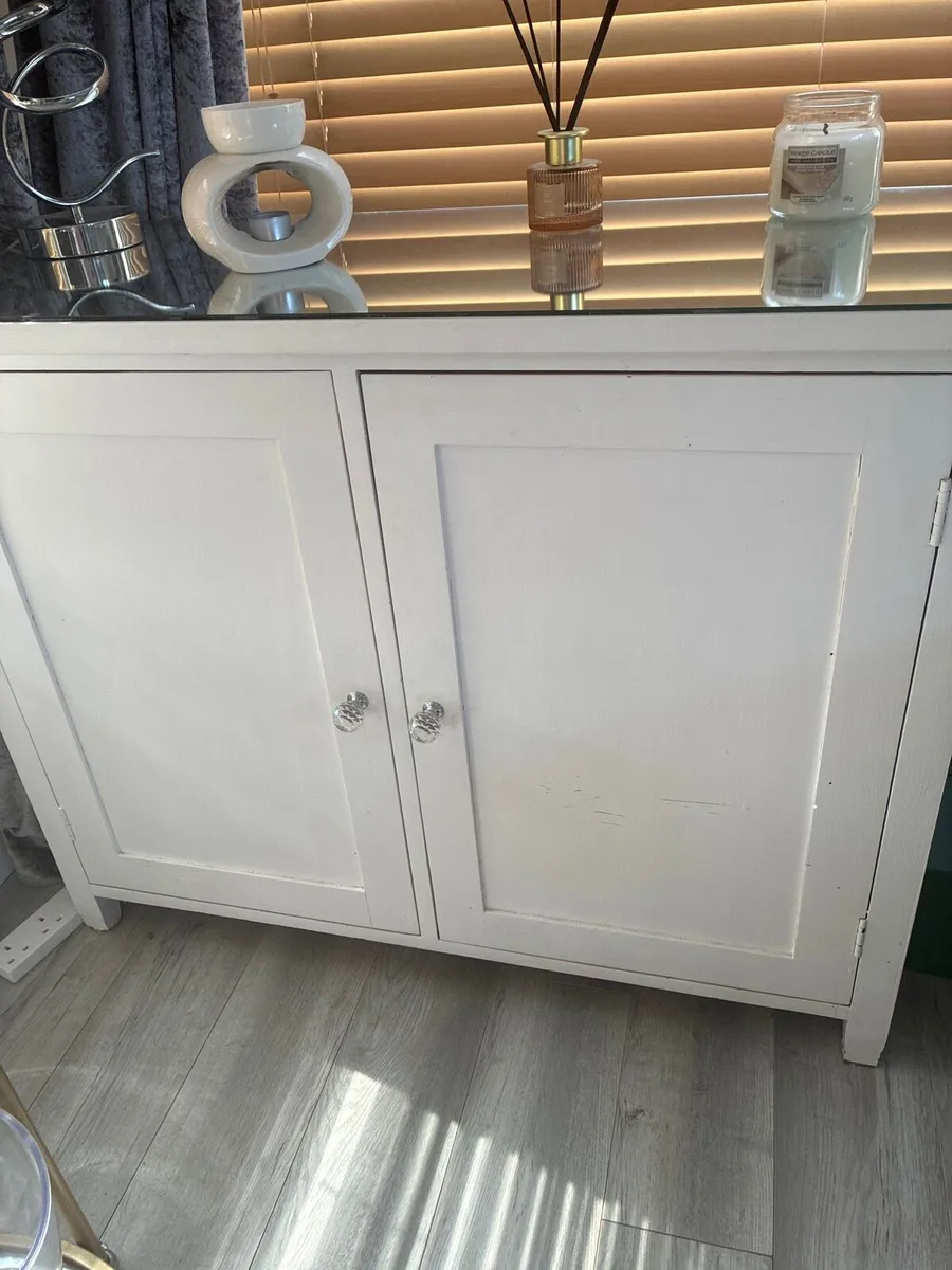 White Sideboard with mirror top - Image 1