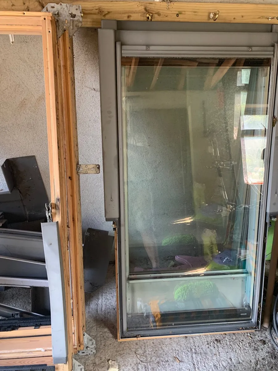 2 Velux windows with frames and flashing - Image 1
