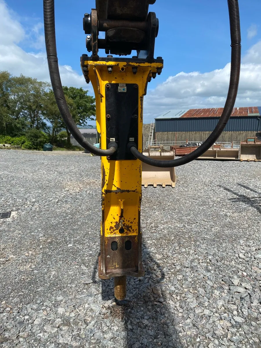 13 Ton Hammer &Bucket - Image 2