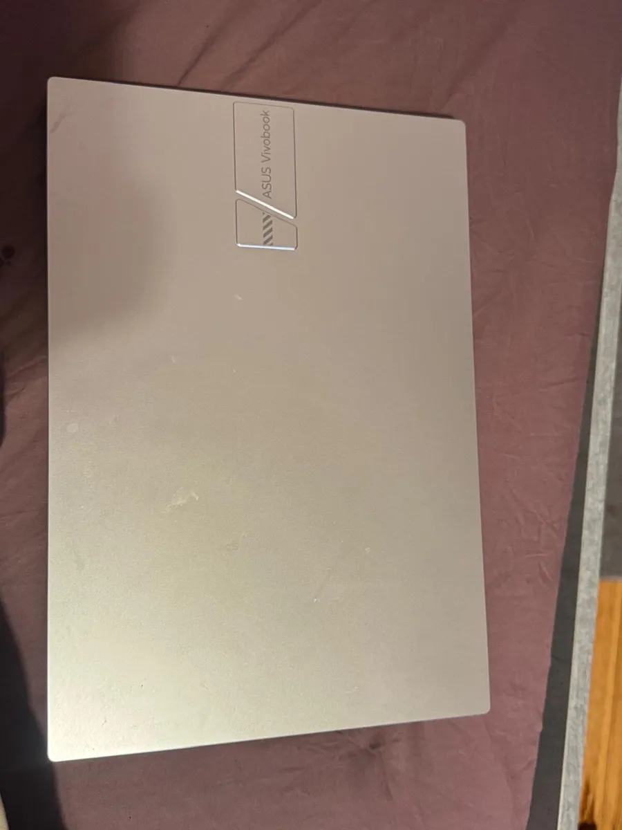 Laptop - Image 4