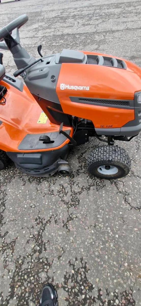 Husqvarna TC138 RIDEN MOWER - Image 3