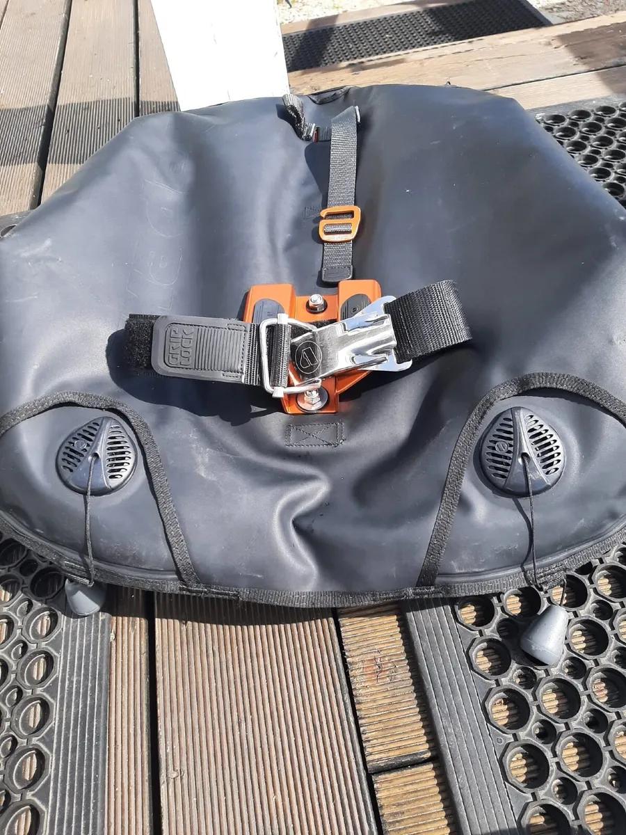 Scuba Diving Gear - Image 3