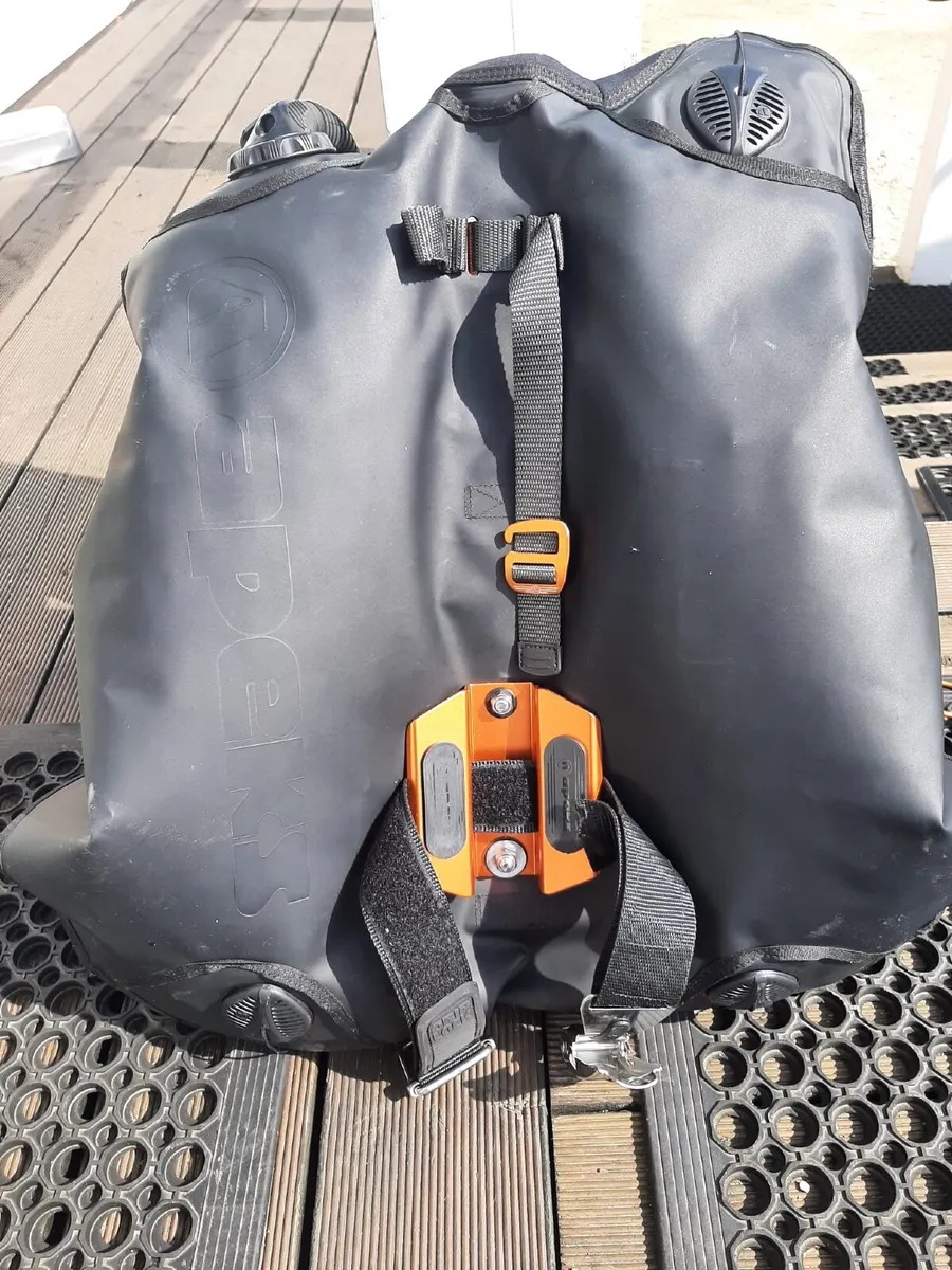 Scuba Diving Gear - Image 4
