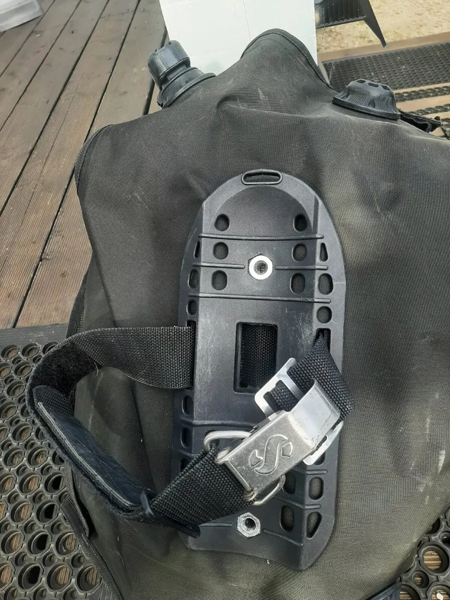 Scuba Diving Gear - Image 4