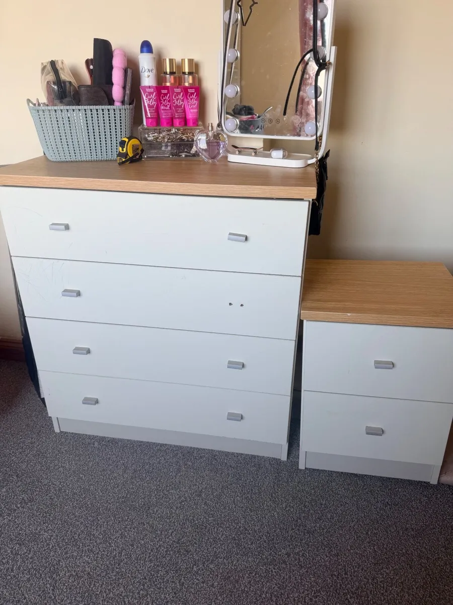 Chest drawers