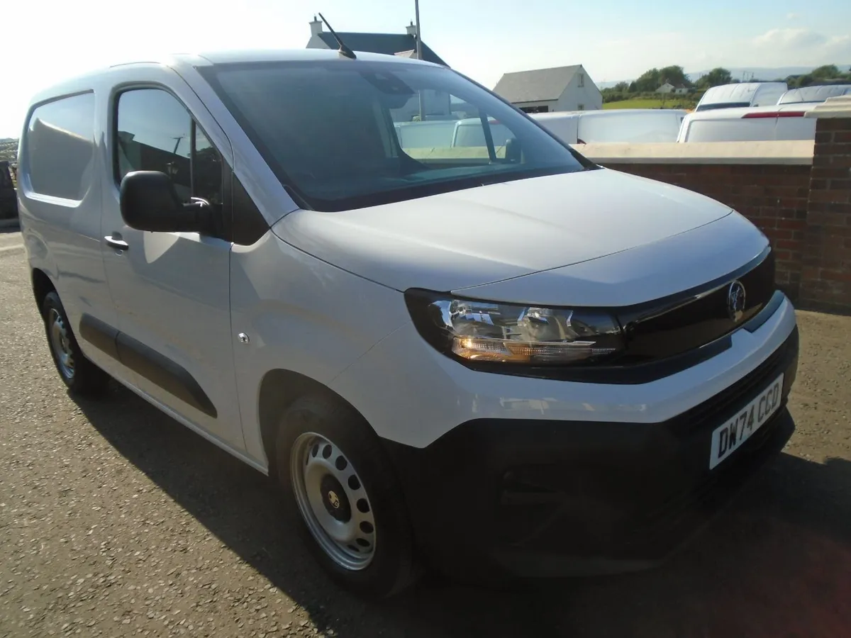 2025 Vauxhall Combo PRIME 100HP. - Image 1