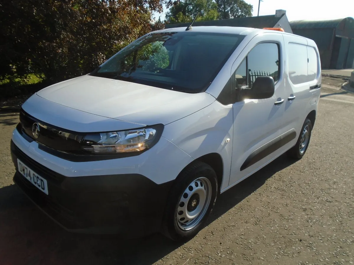 2025 Vauxhall Combo PRIME 100HP. - Image 3