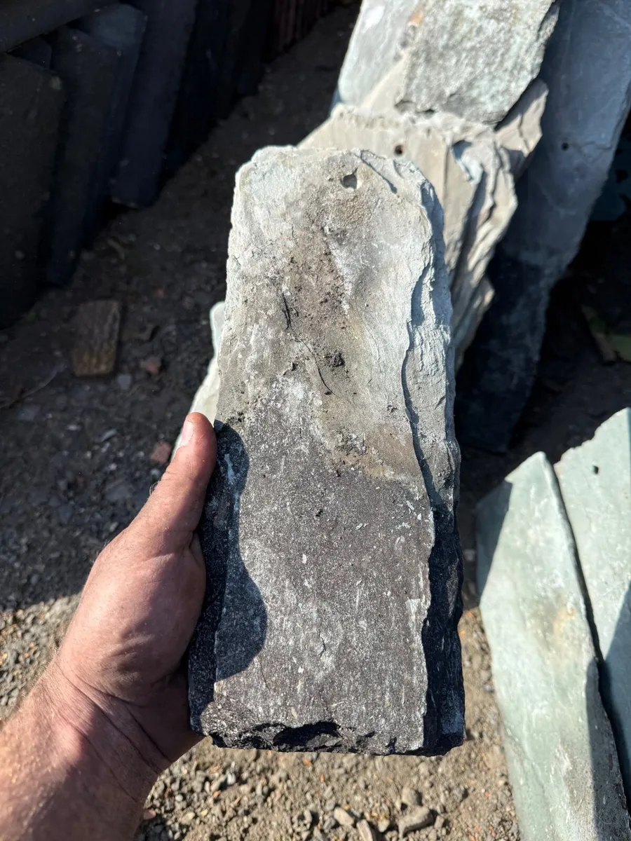 Stone chunky random roof slates. - Image 2
