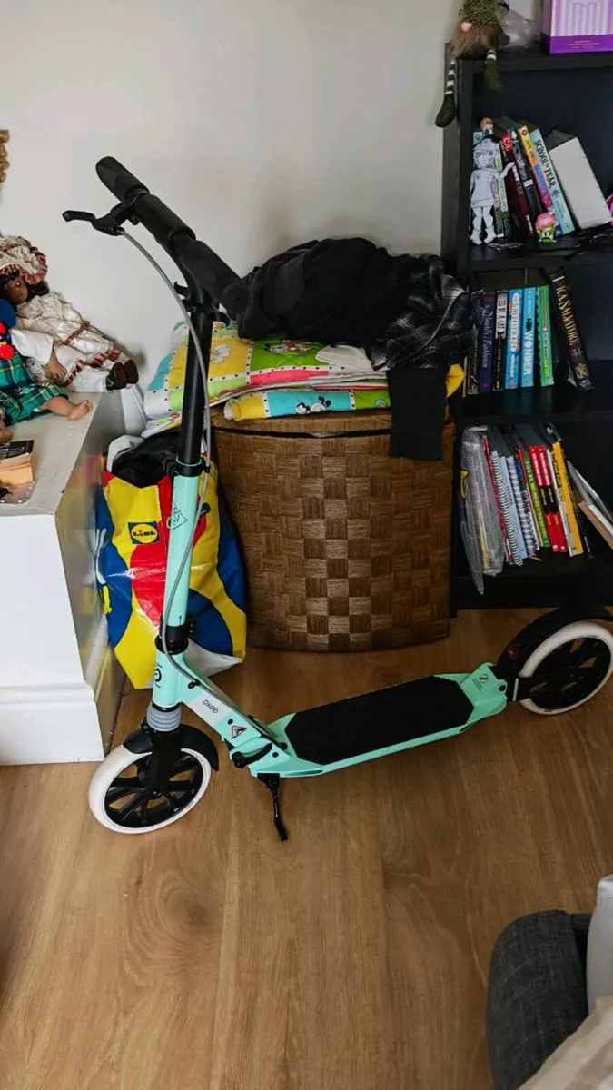 Oxelo Adult Scooter T7XL - Light Green - Image 1