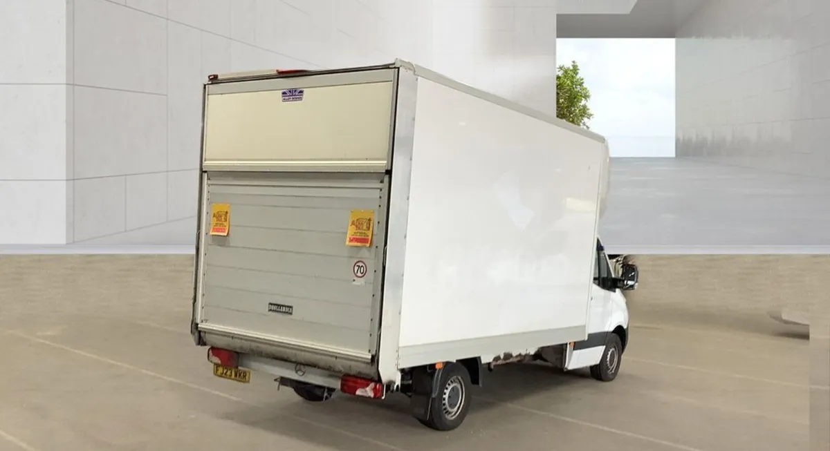 2023 Mercedes-Benz Sprinter Luton Box Van - Image 3