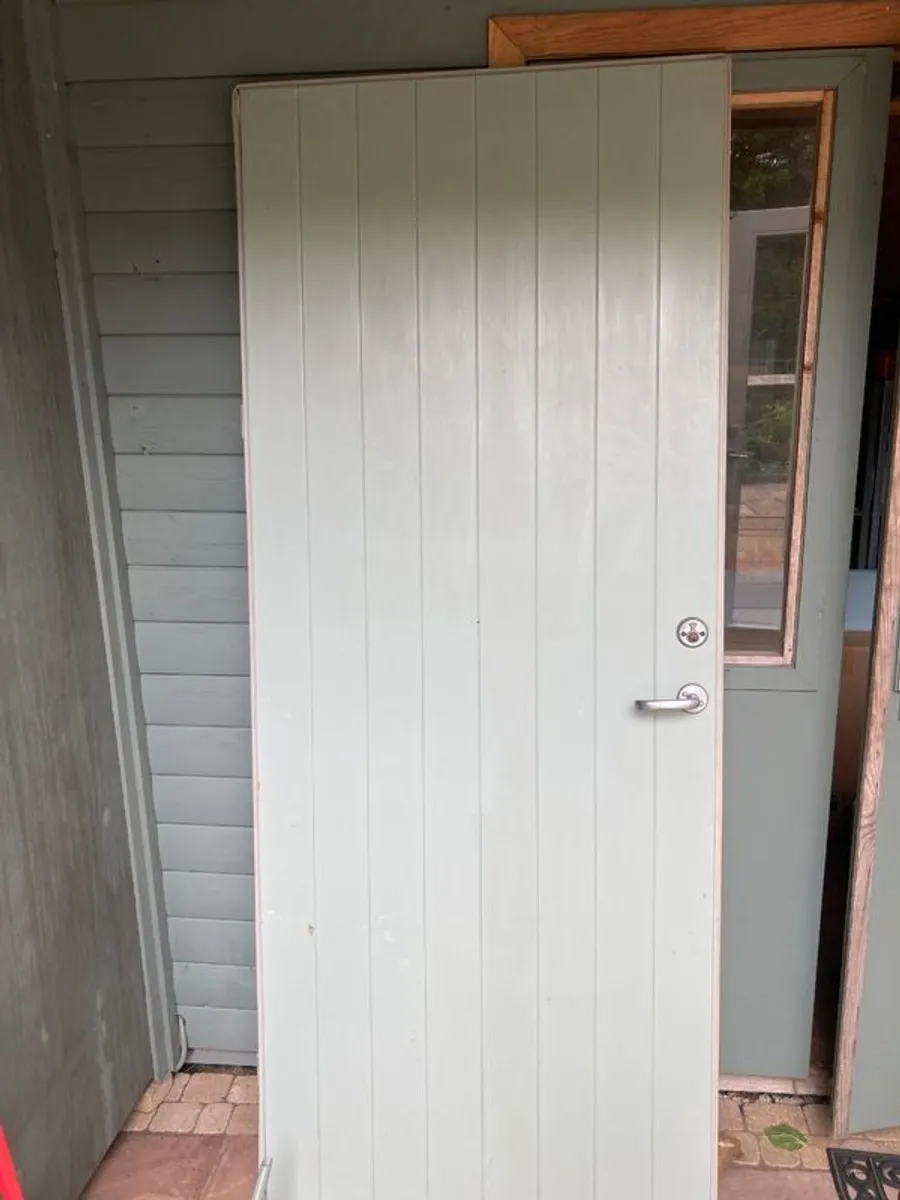 Door, high quality wooden front door - Image 1