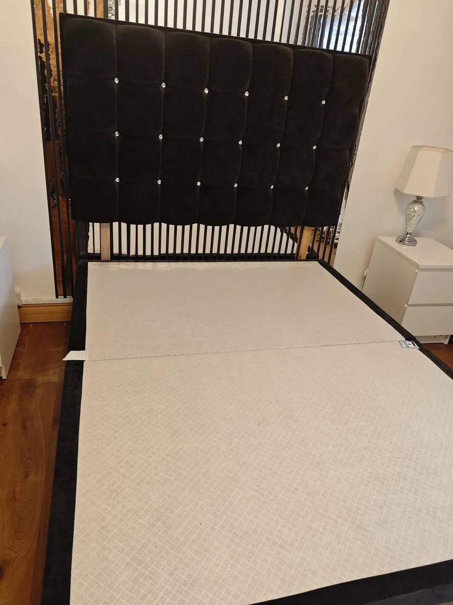 Beautiful king size bed - Image 1