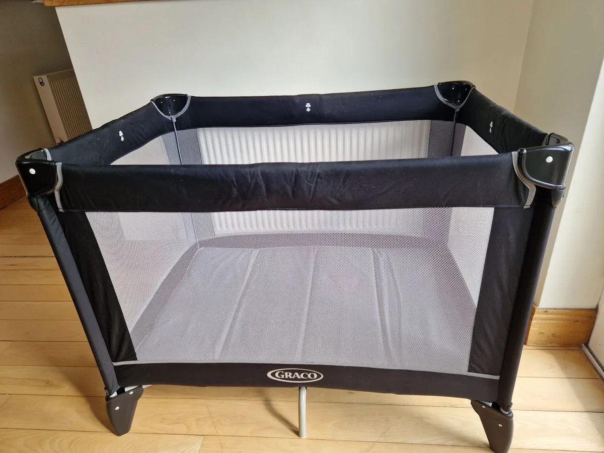 GRACO Compact + Lightweight Travel Cot - Image 2