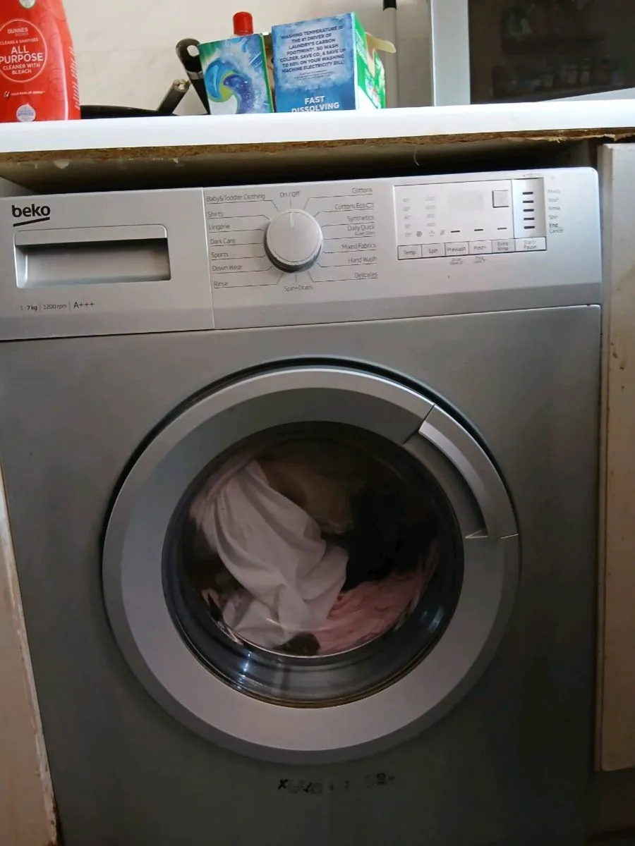 Washing machine - Image 1