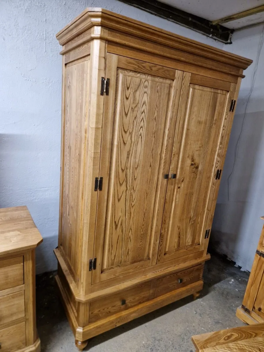 4ft oak wardrobe, chest of drawers, locker - Image 2