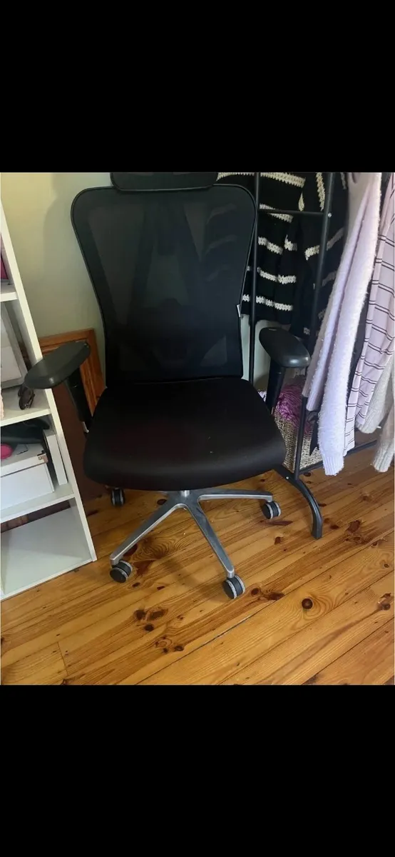 Ergonomic chair - Image 3
