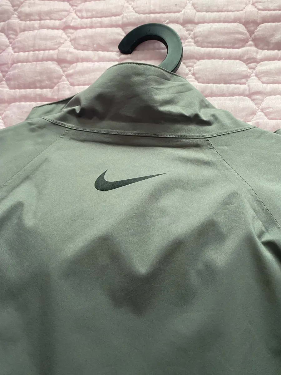Men's NikeGolf Stormfit Rain Suit brand new - Image 2