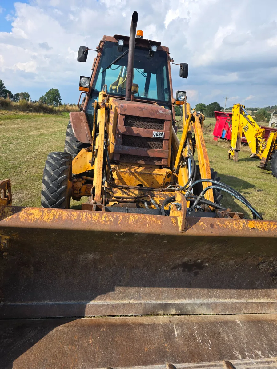 Case 580 or Jcb3cx - Image 3