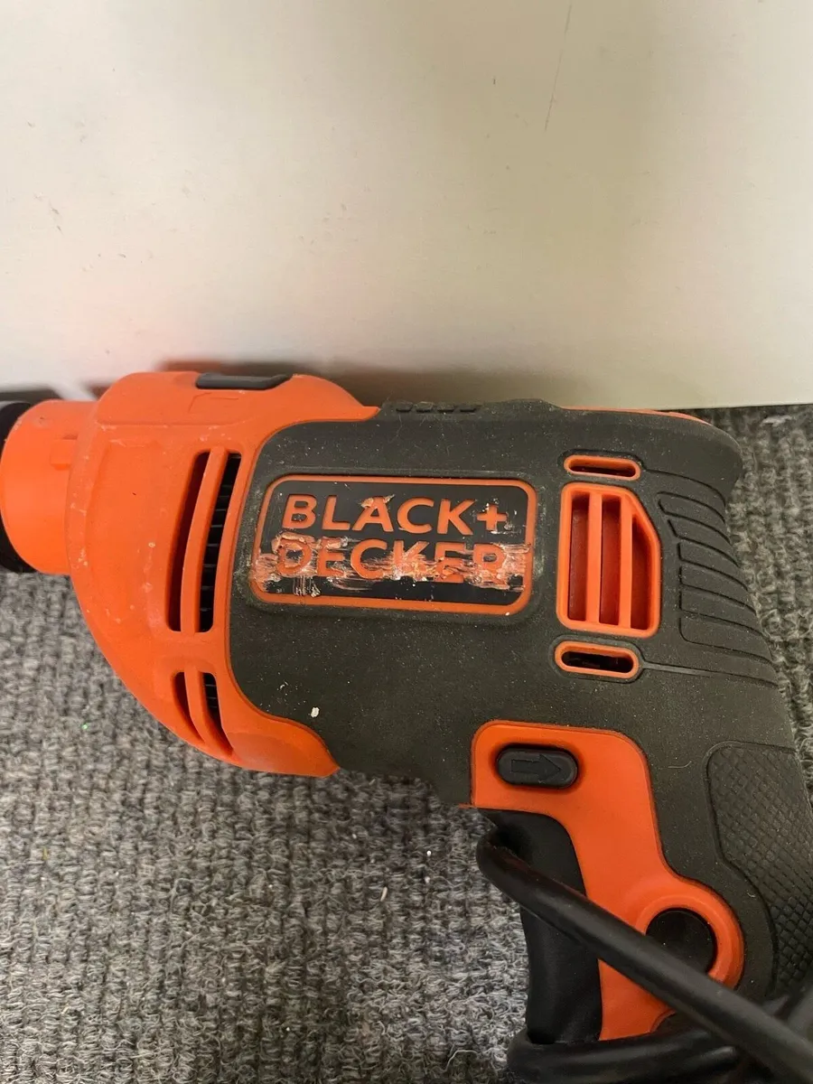 Black + Dekker Corded Gear Hammer Drill BEH710K - Image 2