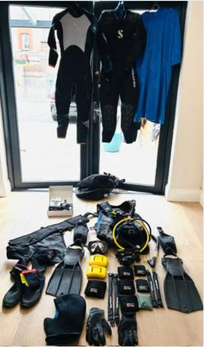 scuba diving gear - Image 1