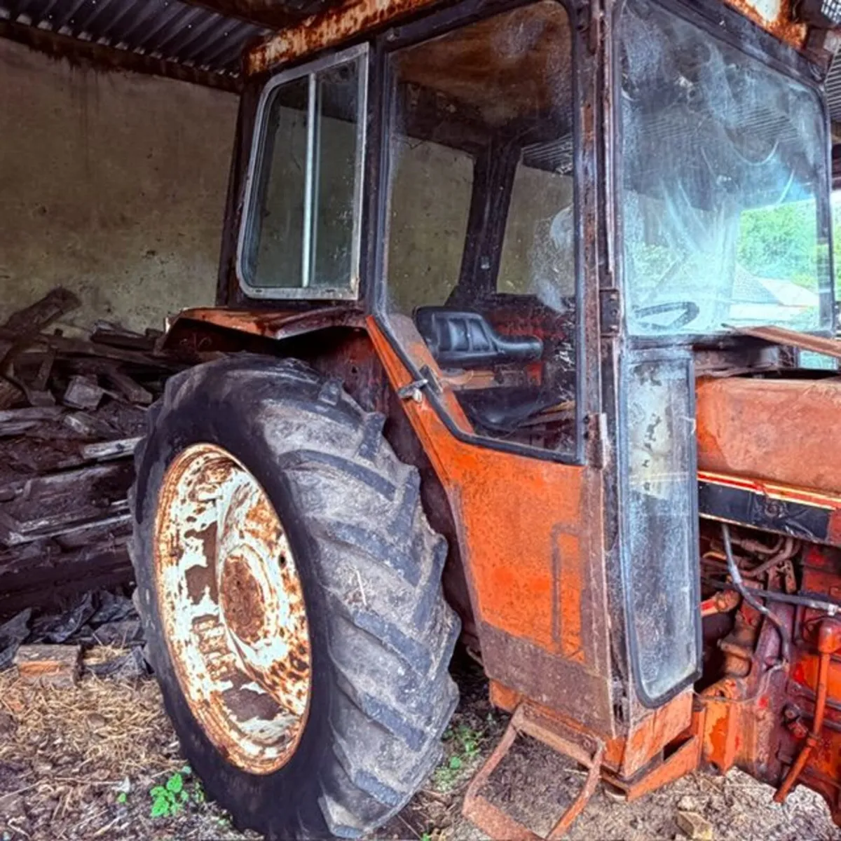 Classic 1983 Case International 1494 Tractor - Image 3