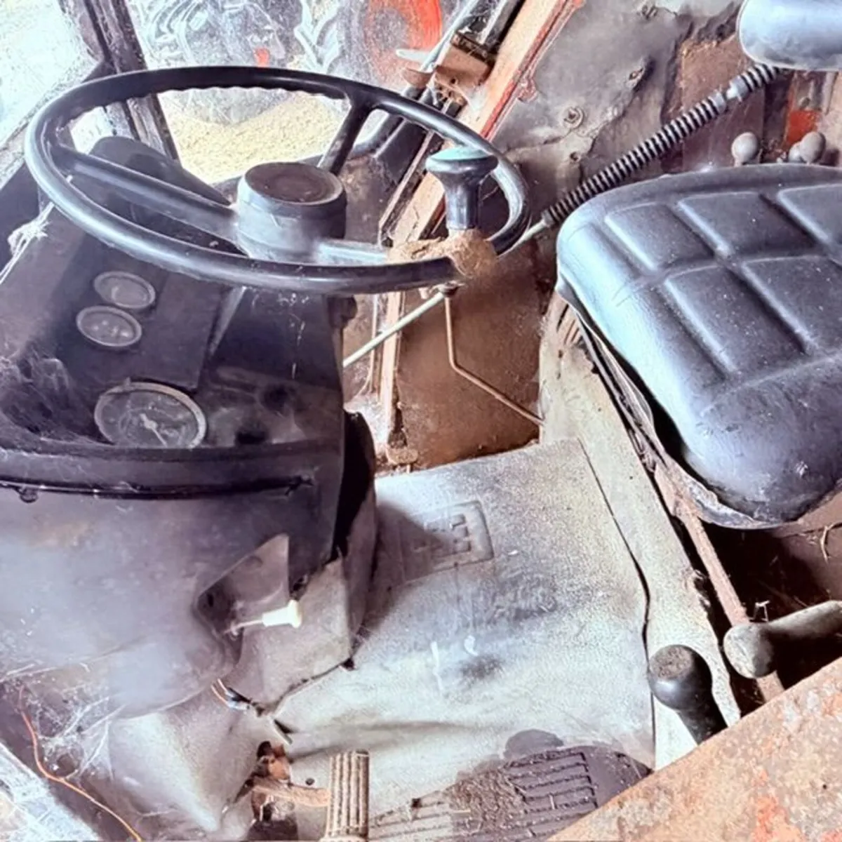 Classic 1983 Case International 1494 Tractor - Image 4