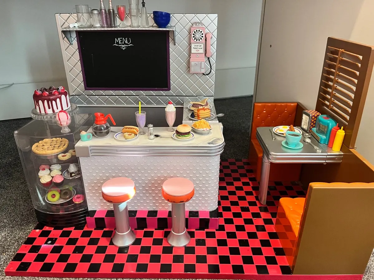 Toys - Image 2