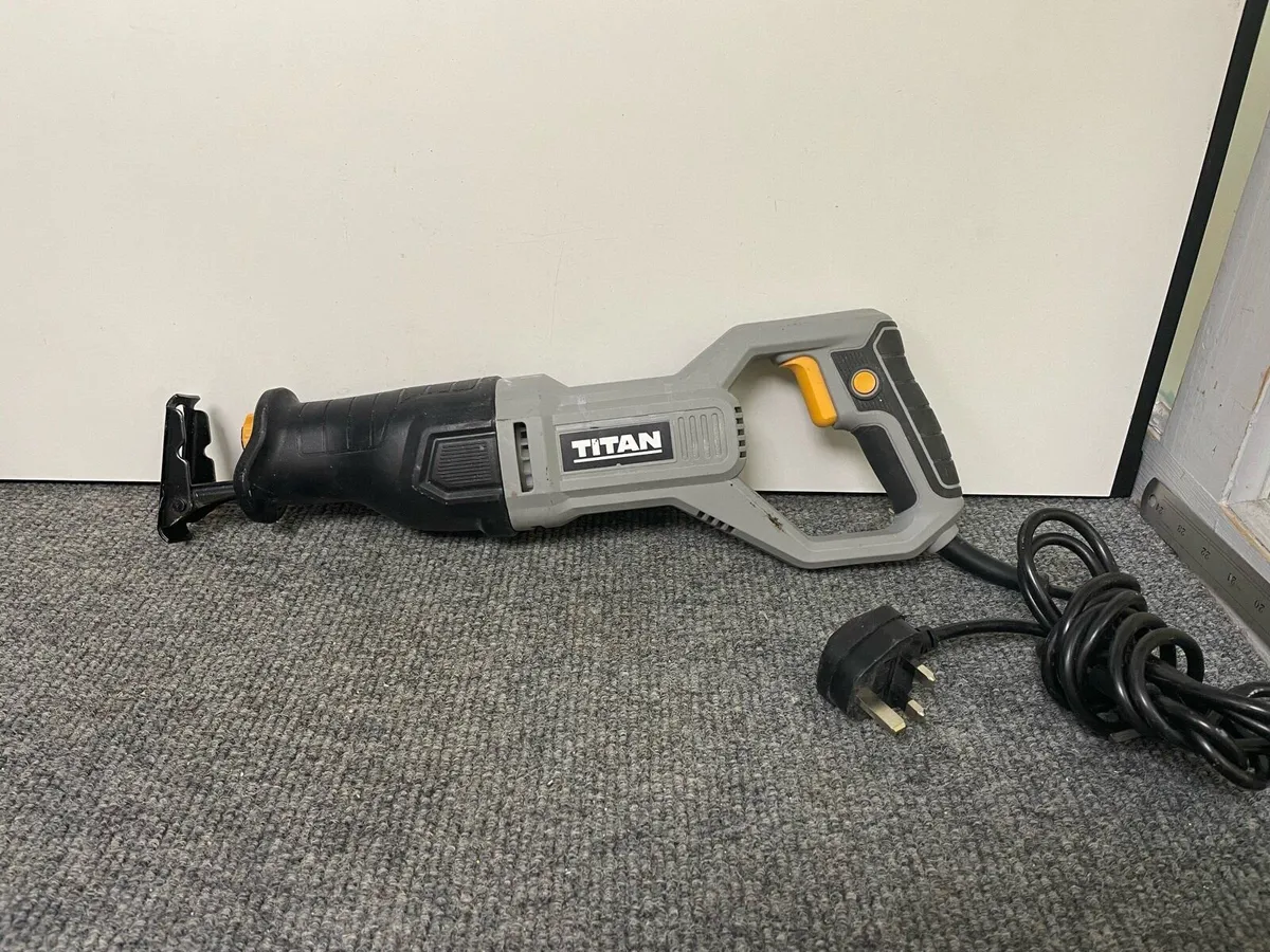 Titan Electric Reciprocating Saw TTB881RSP 240V - Image 1