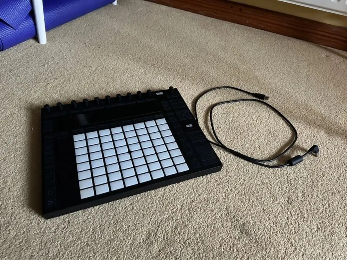 Music Recording Equipment Bundle - Image 3