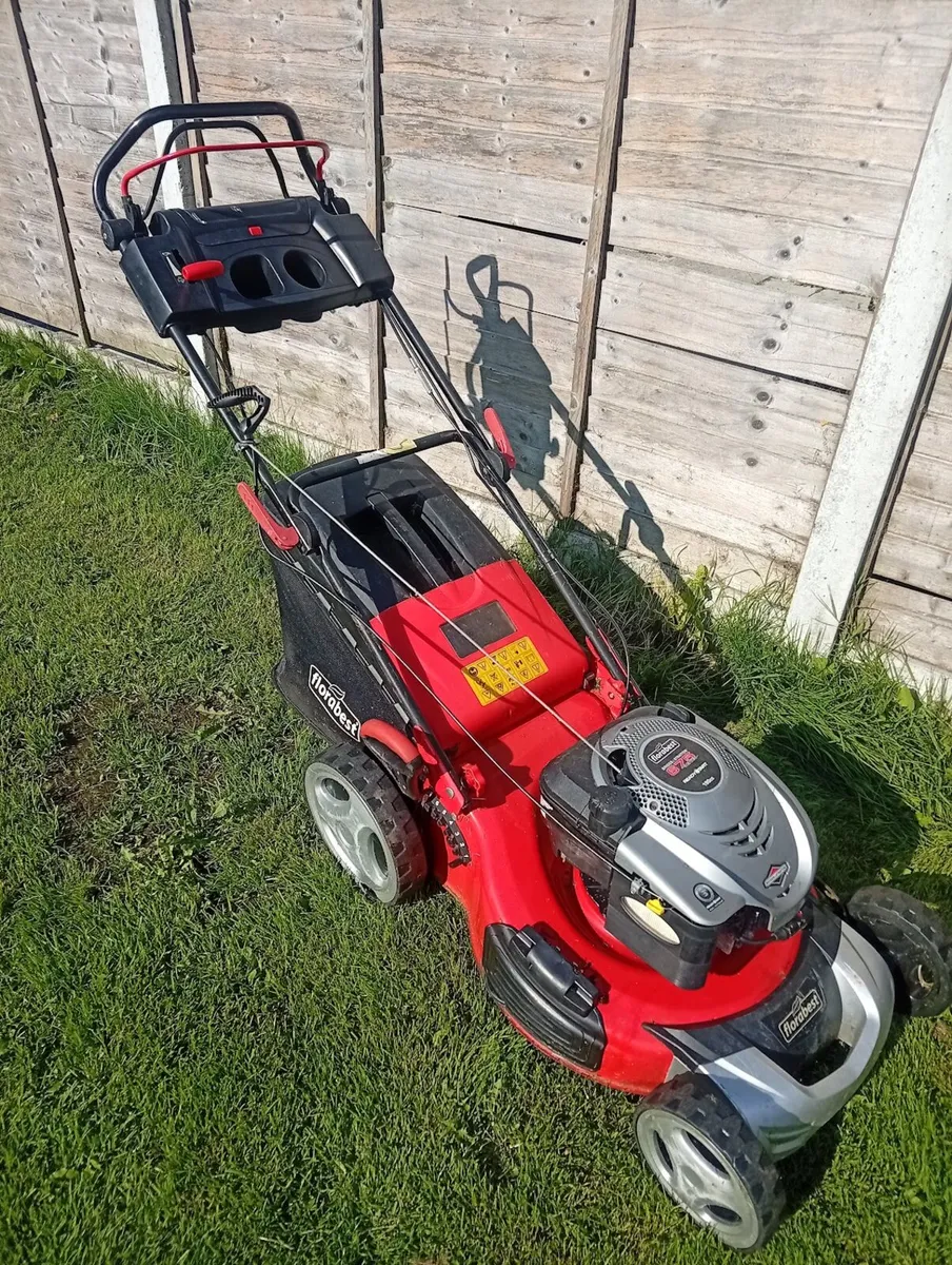 Self-propelled petrol lawn mower (Briggs & Stratto - Image 3