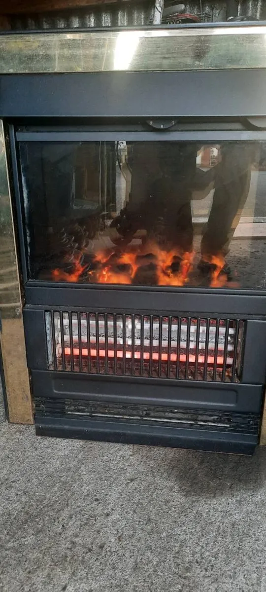 Electric fire - Image 2