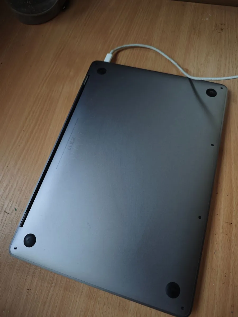 Macbook pro - Image 3
