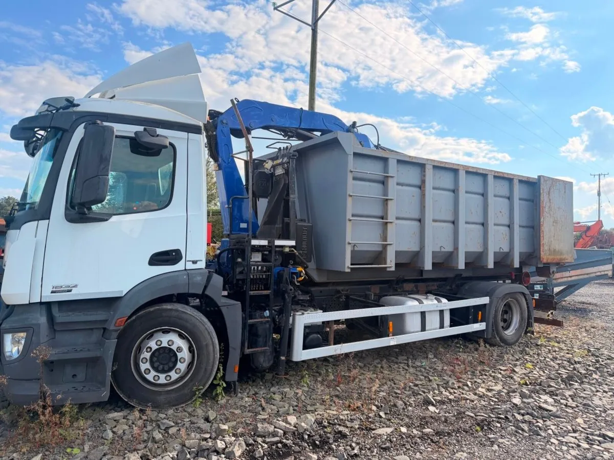 Mercedes-Benz Atego 1832 Hook Loader  Non Runner - Image 2