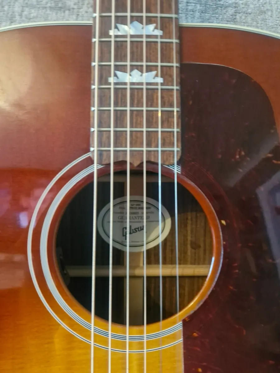 Gibson j200 - Image 1