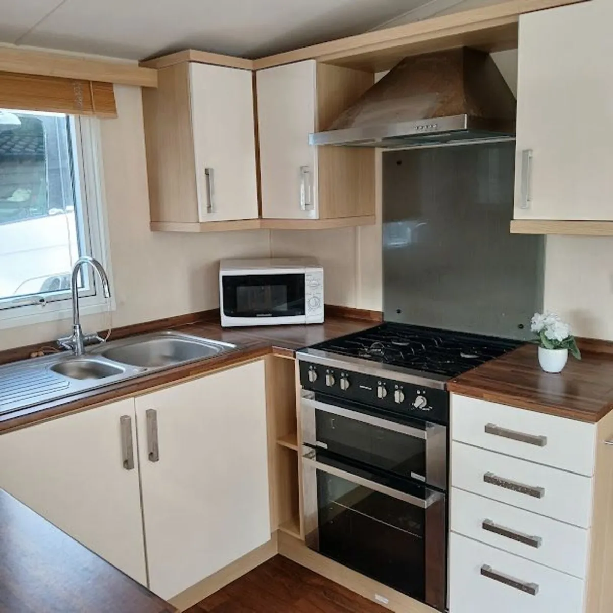 Mobile Home - Image 3