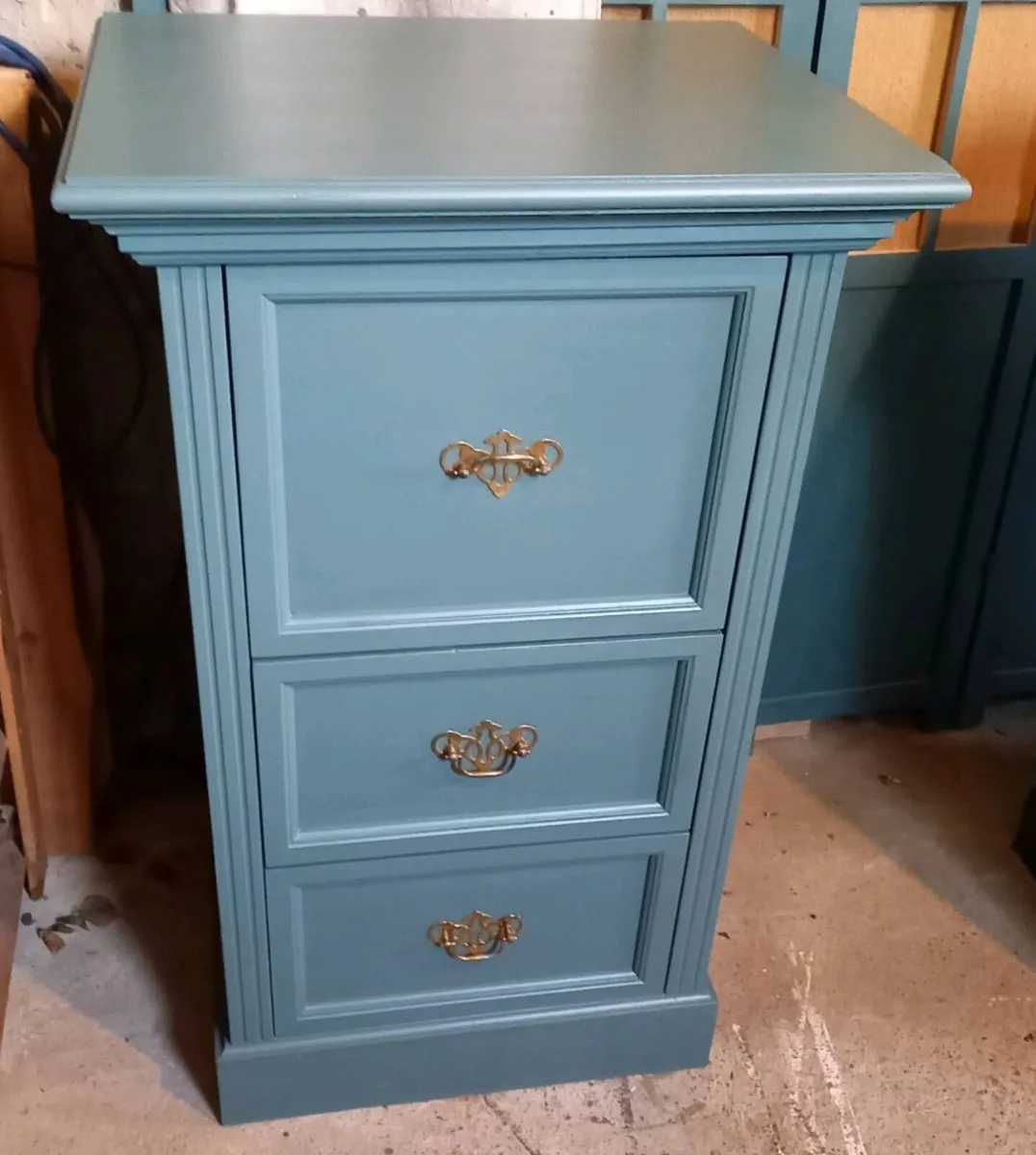 Extra tall locker/ press - Image 2